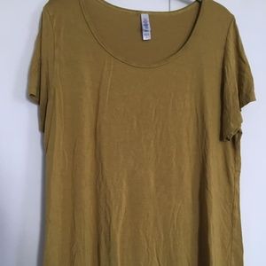 Size XL LuLaRoe Classic T